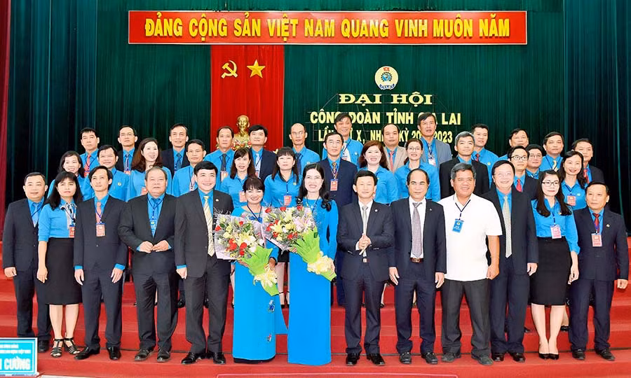 Ra mắt Ban Chấp hành Công đoàn tỉnh Gia Lai nhiệm kỳ 2018-2023. Ảnh: Đức Thụy