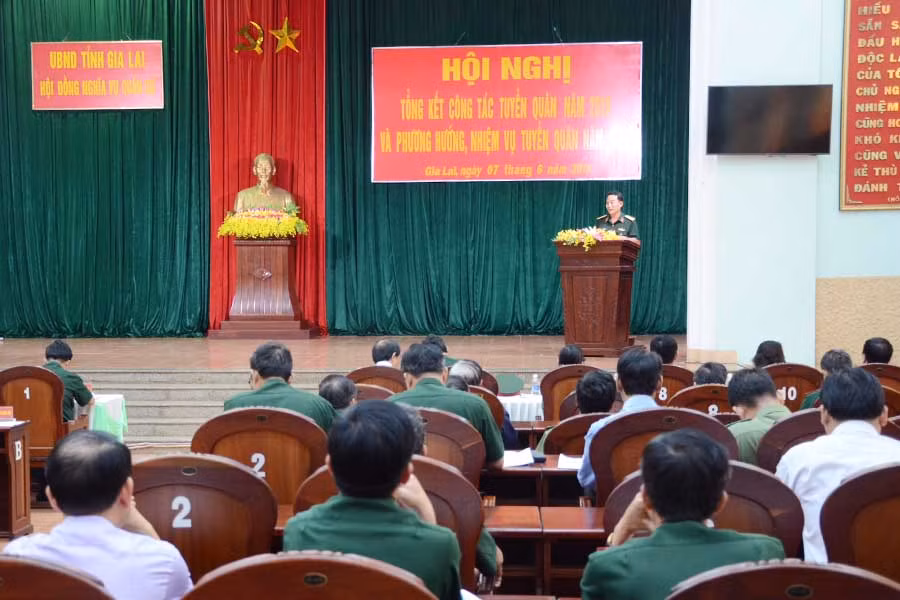  Toàn cảnh hội nghị tổng kết công tác tuyển quân. Ảnh: V.H