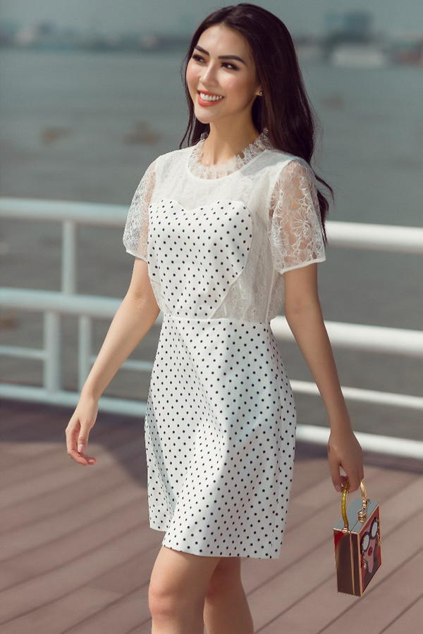 Trong loạt ảnh thời trang vừa thực hiện, Tường Linh mang tới nhiều gợi ý về cách phối váy áo họa tiết phong cách cổ điển.