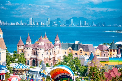 Đến Nha Trang, bạn sẽ trải qua hành trình ngắm cảnh thú vị trên cáp treo, vui chơi thỏa thích tại Vinpearl Land... Đến Nha Trang, bạn sẽ trải qua hành trình ngắm cảnh thú vị trên cáp treo, vui chơi thỏa thích tại Vinpearl Land...