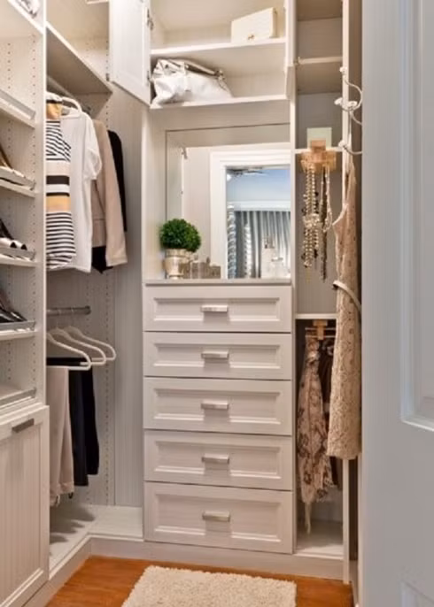 Các tủ quần áo không cần phải 