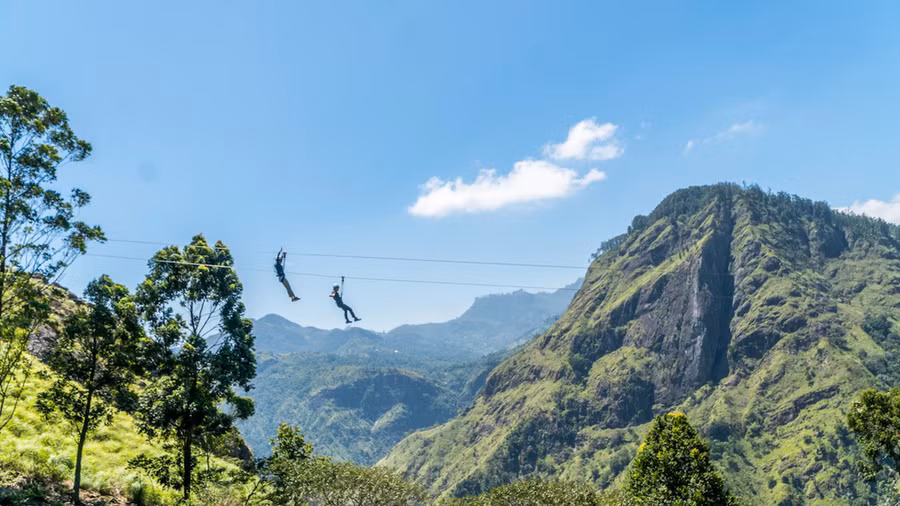  Zipline là trò chơi không thể bỏ qua khi tới nơi này