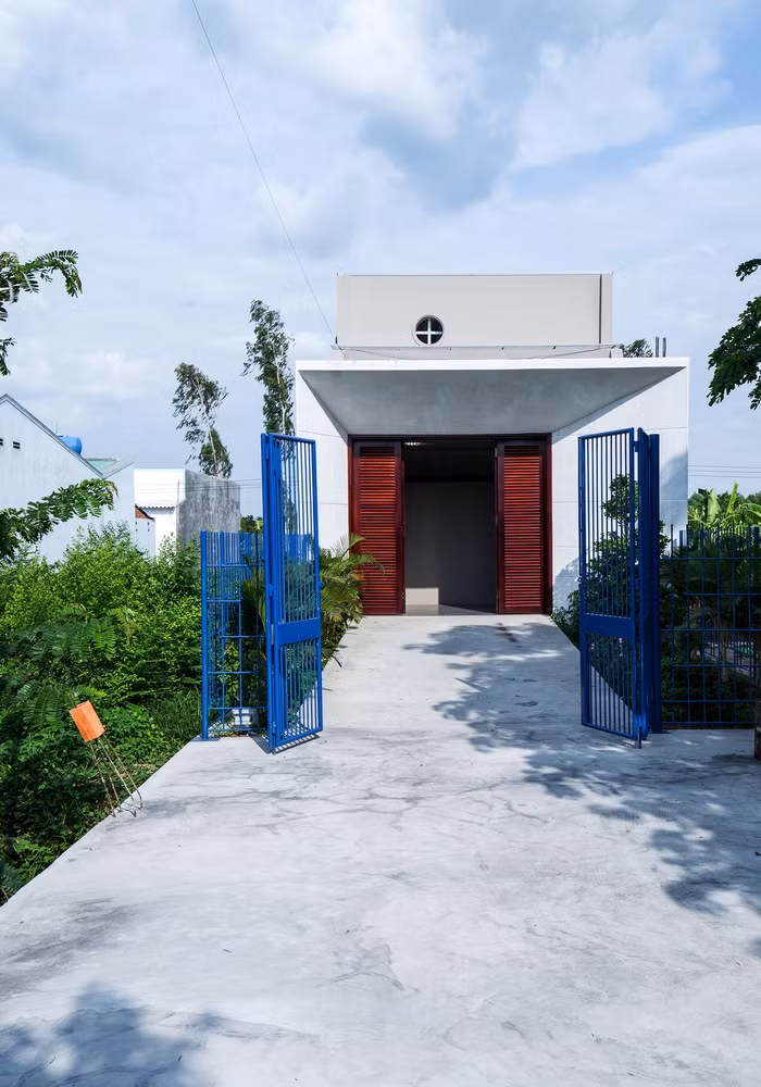  Phòng khách đặt liền kề nhà bếp và bàn ăn thuận tiện trong việc tiếp đãi bạn bè đến chơi.