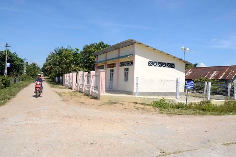 Diện mạo nông thôn mới ở buôn Sa (xã Ia Rbol, thị xã Ayun Pa). Ảnh: Đức Phương