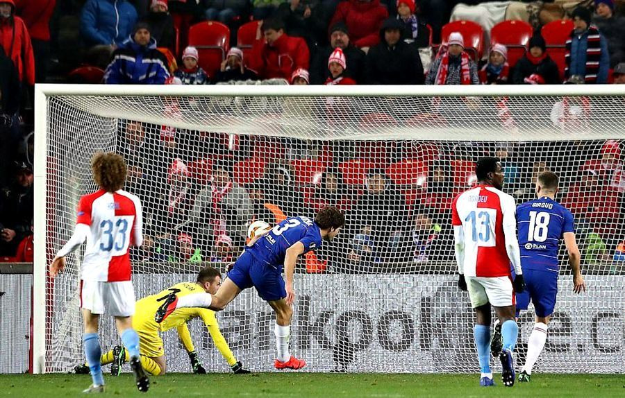 Tình huống hậu vệ Alonso ghi bàn thắng duy nhất của trận đấu Tình huống hậu vệ Alonso ghi bàn thắng duy nhất của trận đấu