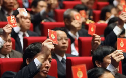 Không dễ để giám sát việc tu dưỡng, rèn luyện của cán bộ, đảng viên. Ảnh: KT