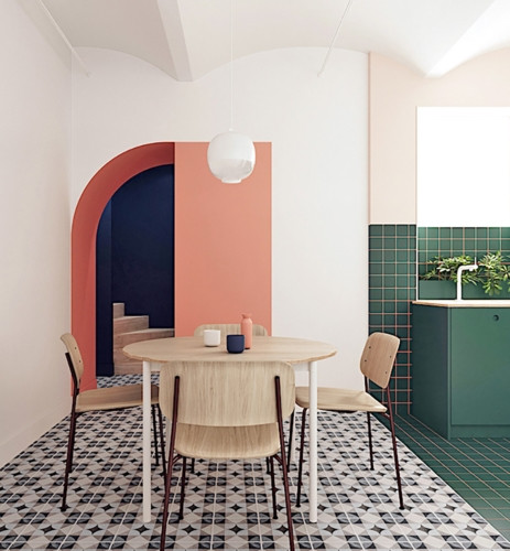 Bộ bàn ăn bằng gỗ chân sắt giúp căn phòng không quá chói. Bộ bàn ăn bằng gỗ chân sắt giúp căn phòng không quá chói.