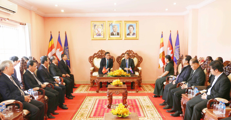 Quang cảnh buổi gặp mặt giữa đoàn cán bộ tỉnh Gia Lai với tỉnh Stung Treng. Ảnh: Quang Tấn