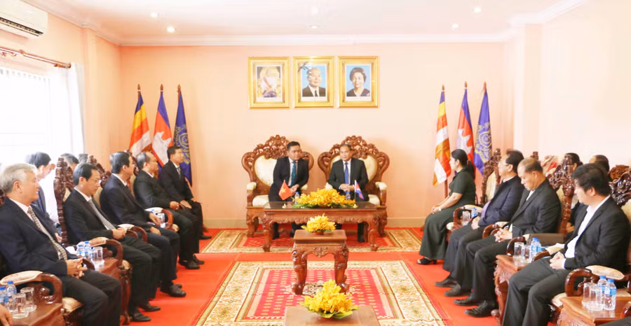 Quang cảnh buổi gặp mặt giữa đoàn cán bộ tỉnh Gia Lai với tỉnh Stung Treng. Ảnh: Quang Tấn