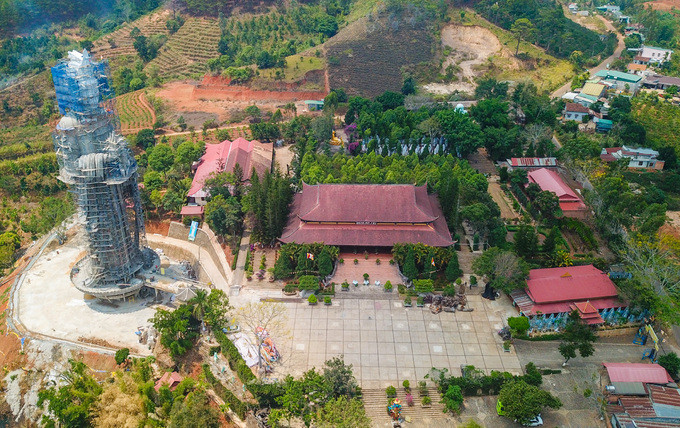  Chùa Linh Ẩn (thị trấn Nam Ban, huyện Lâm Hà, Lâm Đồng) cách trung tâm Đà Lạt 30 km, được ví như 