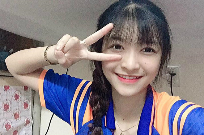 Phong thái tự tin, gương mặt xinh xắn, nụ cười tươi cùng dáng người cân đối là những điểm khiến Kiều Loan gây ấn tượng với mọi người. Cô hiện nhận nhiều lời chúc mừng của người thân, bạn bè tại trang cá nhân sau khi đăng quang hoa khôi ĐH Đà Nẵng. Phong thái tự tin, gương mặt xinh xắn, nụ cười tươi cùng dáng người cân đối là những điểm khiến Kiều Loan gây ấn tượng với mọi người. Cô hiện nhận nhiều lời chúc mừng của người thân, bạn bè tại trang cá nhân sau khi đăng quang hoa khôi ĐH Đà Nẵng.