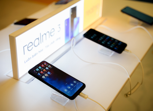  Realme 3 tại hệ thống phân phối và bán lẻ.
