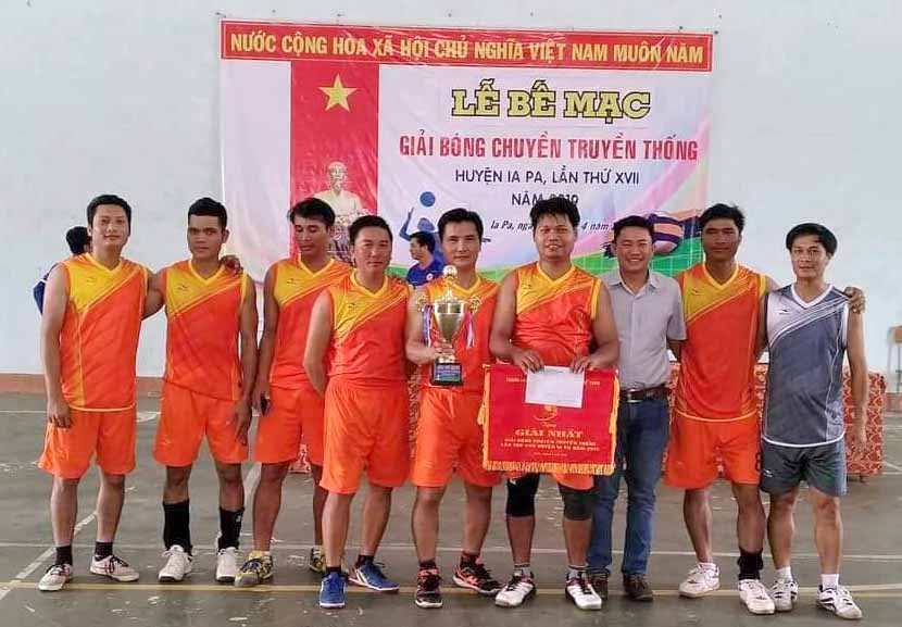 Đội tuyển ngành Giáo dục- Đào tạo huyện Ia Pa đoạt ngôi vô địch. Ảnh: Minh Vỹ
