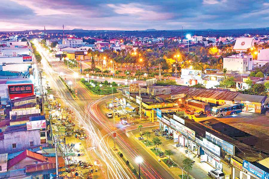 Một góc thị trấn Chư Sê về đêm. Ảnh: Đ.T  Một góc thị trấn Chư Sê về đêm. Ảnh: Đ.T