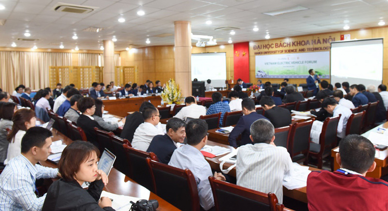 Diễn đàn Xe điện Việt Nam quy tụ nhiều nhà khoa học, doanh nghiệp trong lĩnh vực xe điện khu vực Diễn đàn Xe điện Việt Nam quy tụ nhiều nhà khoa học, doanh nghiệp trong lĩnh vực xe điện khu vực