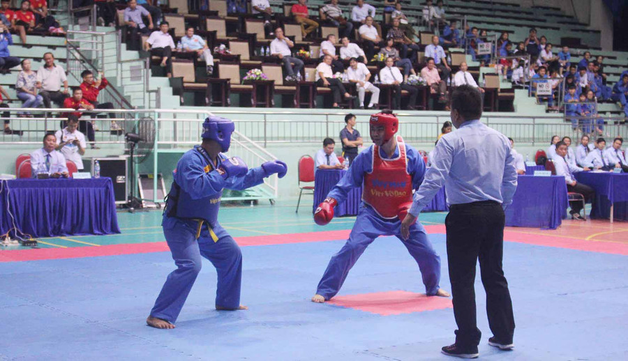 VĐV tham gia thi đấu tại lễ khai mạc. Ảnh: Hà Phương