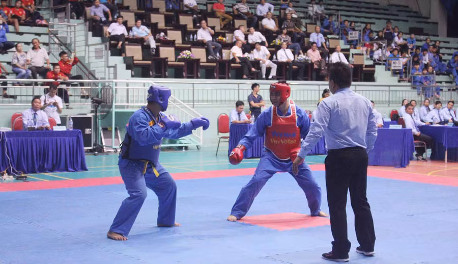 VĐV tham gia thi đấu tại lễ khai mạc. Ảnh: Hà Phương