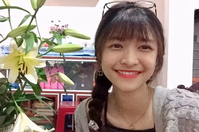 Không chỉ xinh đẹp và học giỏi, Nguyễn Hà Kiều Loan còn sở hữu giọng hát ngọt ngào. Nữ sinh từng giành giải nhì cuộc thi văn nghệ cấp thị xã. Cô dành nhiều đam mê cho nghệ thuật. Dù vậy, ước mơ của cô gái 19 tuổi lại là trở thành nhà ngoại giao giỏi.