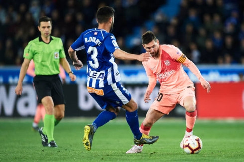 Lionel Messi cùng các đồng đội dễ dàng có được 3 điểm trước Alaves. (Ảnh: Getty)