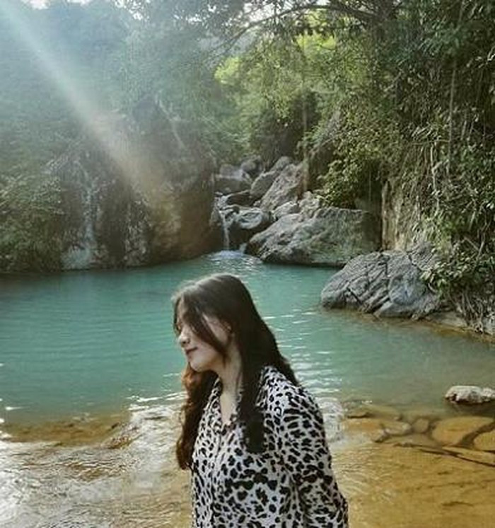 Chứng kiến những hình ảnh cực deep ở "Tuyệt tình cốc thu nhỏ" ở Quy Nhơn, nhiều bạn trẻ nơi đây cho rằng, đâu cần đi Đà Lạt, Ninh Bình, mình cũng có Tuyệt tình cốc Version Hồ Trái Tim đẹp dịu ngọt. Chứng kiến những hình ảnh cực deep ở