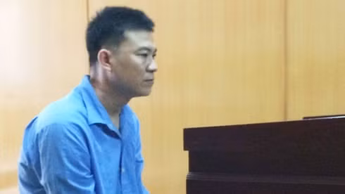 Bị cáo Rít lúc toà nghị án.