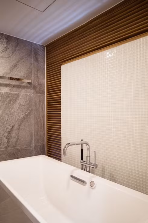 Góc phòng tắm hiện đại và sạch sẽ. 