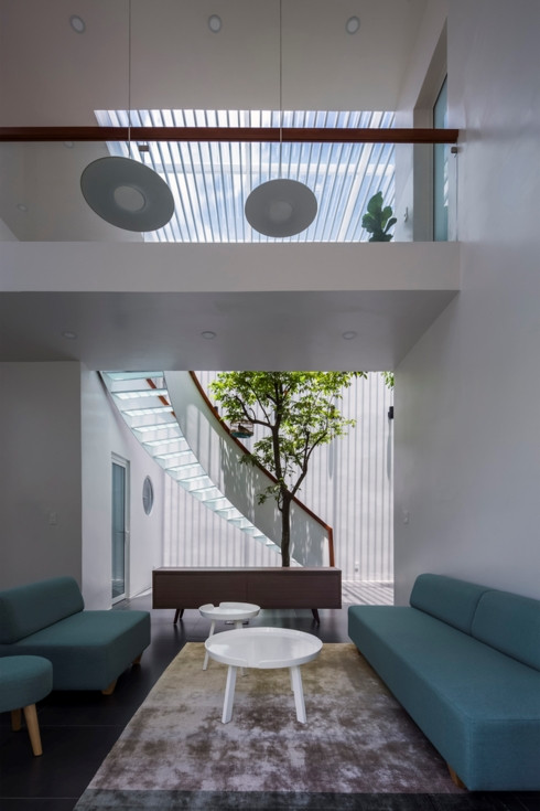  Bộ ghế sofa màu xanh ngọc tạo điểm nhấn ấn tượng trong khu vực tiếp khách