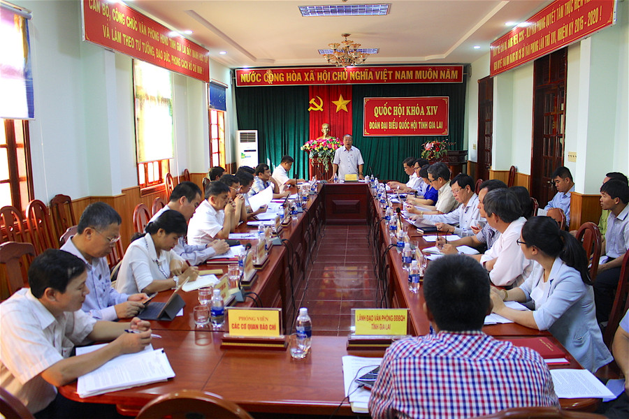  Quang cảnh buổi làm việc. Ảnh: Hồng Thi