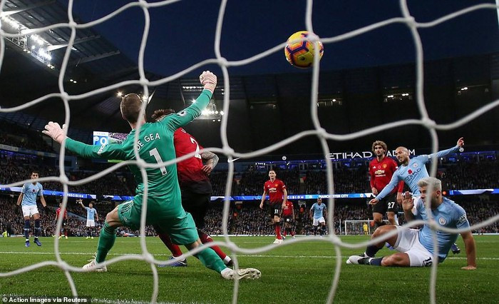 Man City (bìa phải) sẽ gây sức ép liên tục lên khung thành của thủ môn David De Gea - Ảnh: AFP Man City (bìa phải) sẽ gây sức ép liên tục lên khung thành của thủ môn David De Gea - Ảnh: AFP