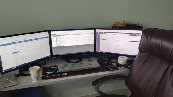 Một số tang vật các đối tượng dùng để tổ chức, điều hành đường dây đánh bạc.