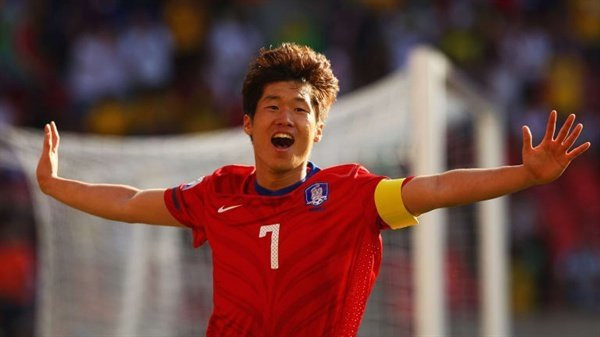 Park Ji Sung, niềm tự hào của bóng đá Hàn Quốc, đã nỗ lực phấn đấu để thành một trong những cầu thủ quan trọng của MU Park Ji Sung, niềm tự hào của bóng đá Hàn Quốc, đã nỗ lực phấn đấu để thành một trong những cầu thủ quan trọng của MU