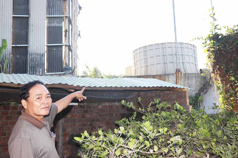 Hệ thống hồ tuần hoàn của Nhà máy Đường An Khê nằm sát nhà dân. Ảnh: Ngọc Minh  Hệ thống hồ tuần hoàn của Nhà máy Đường an Khê nằm sát nhà dân. Ảnh: Ngọc Minh