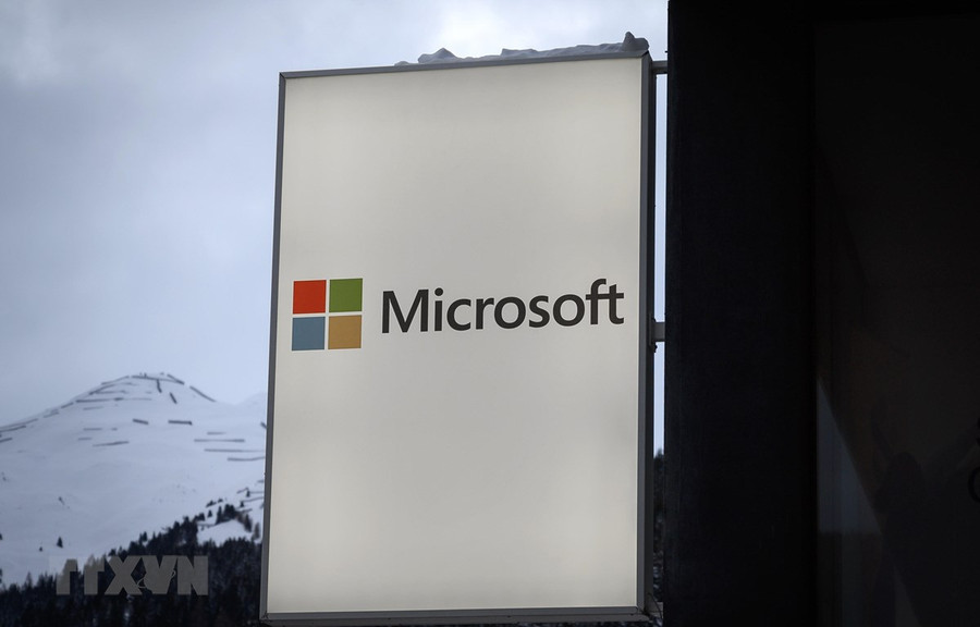  Biểu tượng của Microsoft tại Diễn đàn Kinh tế Thế giới 2019 ở Davos, Thụy Sĩ. (Ảnh: AFP/TTXVN)