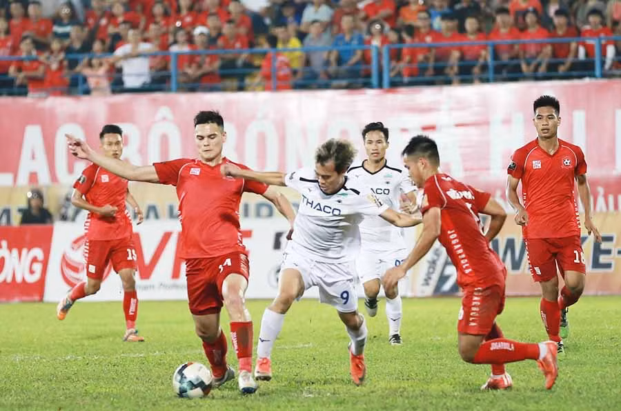  Tiền đạo Nguyễn Văn Toàn (số 9) đang có phong độ rất cao. Ảnh: thethao24/7