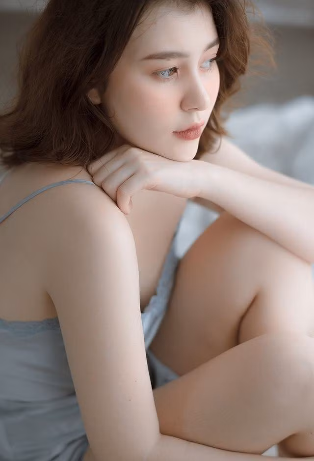  Tuy nhiên mới đây, hình ảnh Nhật Anh nhẹ nhàng trong bộ ảnh mới nhận nhiều sự quan tâm đặc biệt từ cộng đồng mạng.