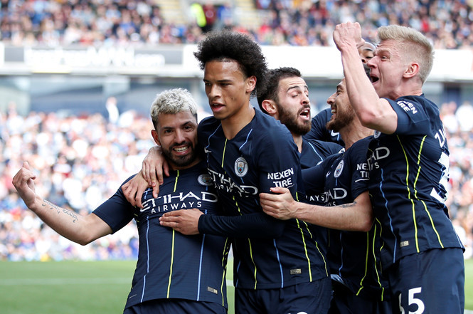  Man City tiến thêm một bước đến ngôi vô địch Premier League mùa này
