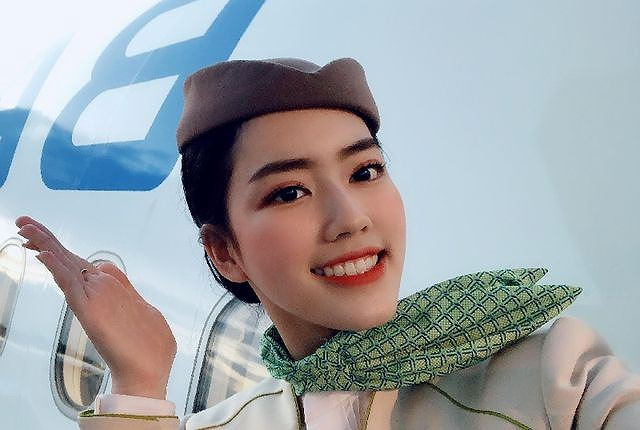 Cô nàng sở hữu nhan sắc ấn tượng. Cô nàng sở hữu nhan sắc ấn tượng.