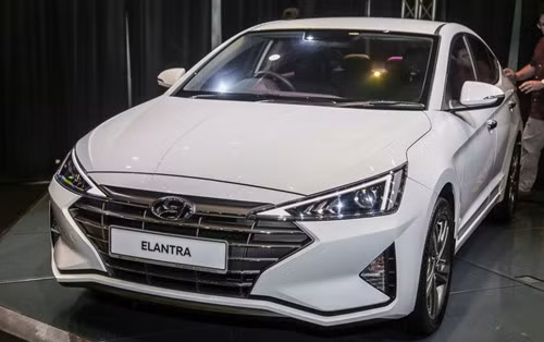  Phần đầu xe Hyundai Elantra 2019 làm mới hoàn toàn