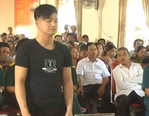 Đàm Công Luật tại phiên xét xử ngày 24/4. (ảnh H.S)