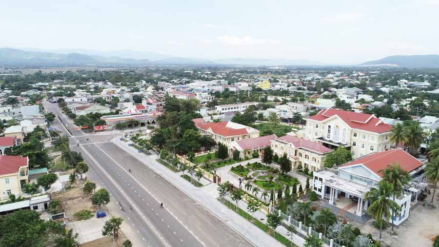  Một góc thị trấn Phú Túc (huyện Krông Pa, Gia Lai) hôm nay. Ảnh: Đức Mạo