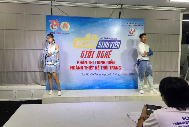 2 bộ trang phục của nhóm được đánh giá cao nhất