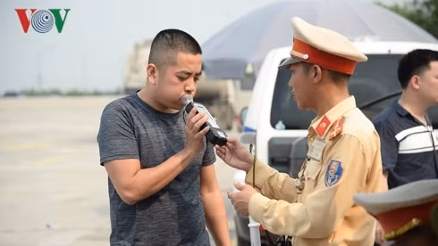 Lực lượng chức năng sẽ tăng cường kiểm tra và xử lý nghiêm người tham gia giao thông vi phạm nồng độ cồn.