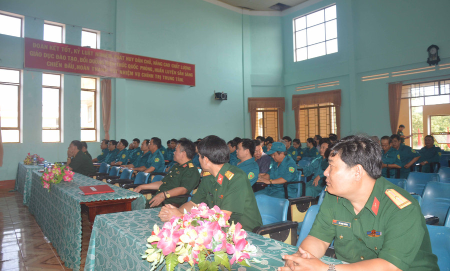 Các đại biểu về tham gia khai mạc. Ảnh: Huy Bắc