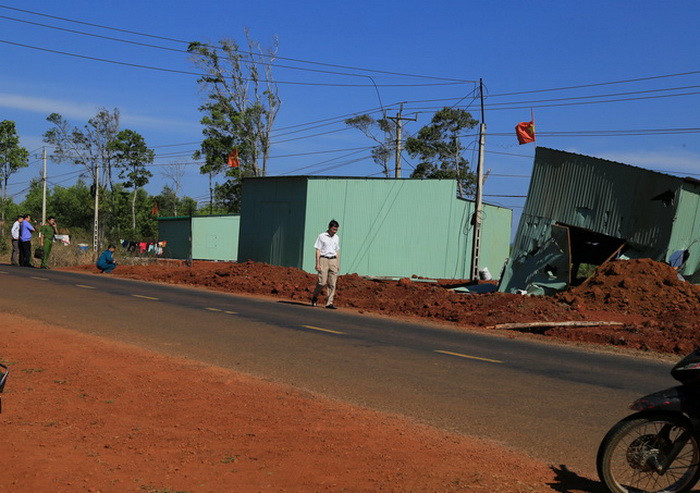 Cơ quan chức năng kiểm tra khu vực dựng nhà trái phép