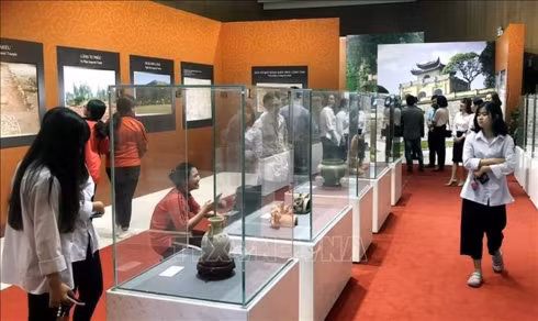 Trưng bày chuyên đề “Từ Thăng Long đến Yên Tử - Hành trình từ bậc minh quân đến đức Phật Hoàng”.