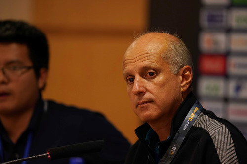  HLV Alexandre da Gama Lima sẽ rất đau đầu trong việc tìm người thay thế xứng tầm với Supachai 