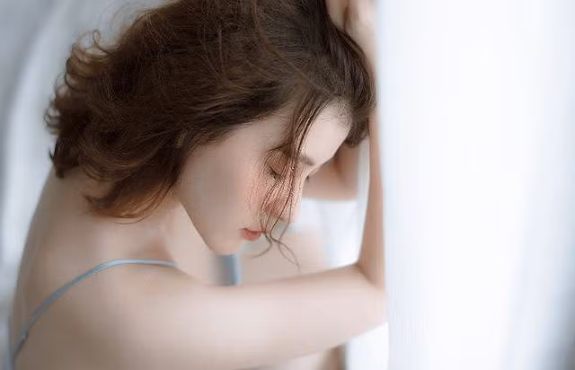  Từ khi nổi tiếng, mỗi lần xuất hiện Nhật Anh đều mang đến hình ảnh một nữ sinh có ngoại hình sexy, số đo ba vòng là niềm mơ ước của nhiều cô gái 94-68-95.