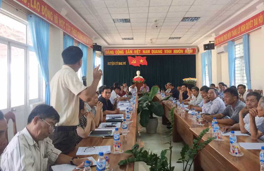 Quang cảnh buổi đối thoại. Ảnh: Nguyễn Hiền 