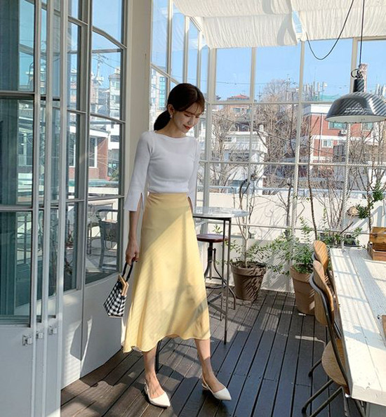 Ngoài sắc hồng, xanh quen thuộc, bảng màu pastel còn có sự đa dạng bởi nhiều tông màu vàng mơ, tím nhạt... Ngoài sắc hồng, xanh quen thuộc, bảng màu pastel còn có sự đa dạng bởi nhiều tông màu vàng mơ, tím nhạt...