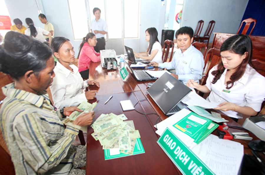 Phòng Giao dịch Ngân hàng Chính sách Xã hội huyện Chư Pưh giải ngân cho vay tại điểm giao dịch xã Ia Hla. Ảnh: internet  Phòng Giao dịch Ngân hàng Chính sách Xã hội huyện Chư Pưh giải ngân cho vay tại điểm giao dịch xã Ia Hla. Ảnh: K.N.B